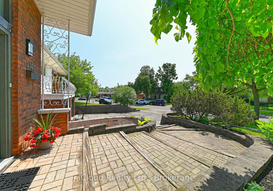 2101-parkway-drive-burlington-ontario-w13785554
