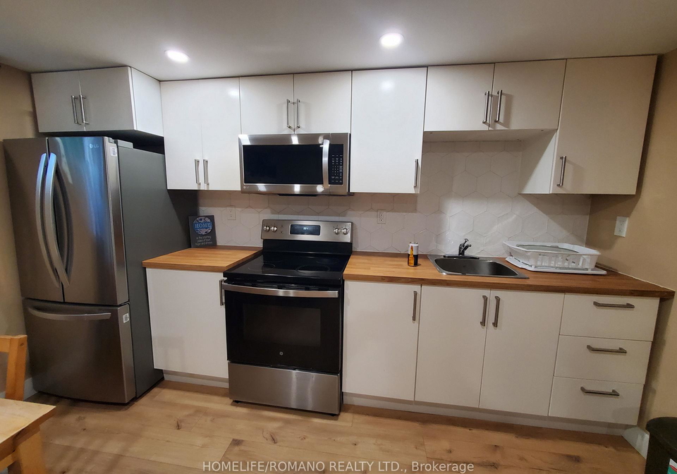 6-earldown-drive-toronto-etobicoke-ontario-w13785632