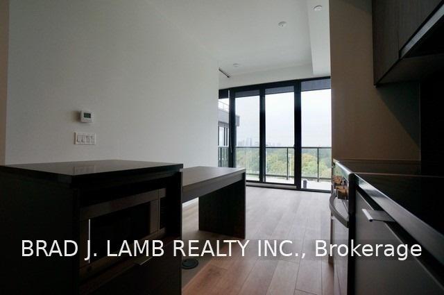 7-smith-crescent-toronto-etobicoke-ontario-w13785904