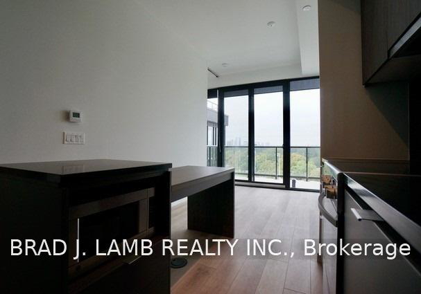 7-smith-crescent-toronto-etobicoke-ontario-w13785904