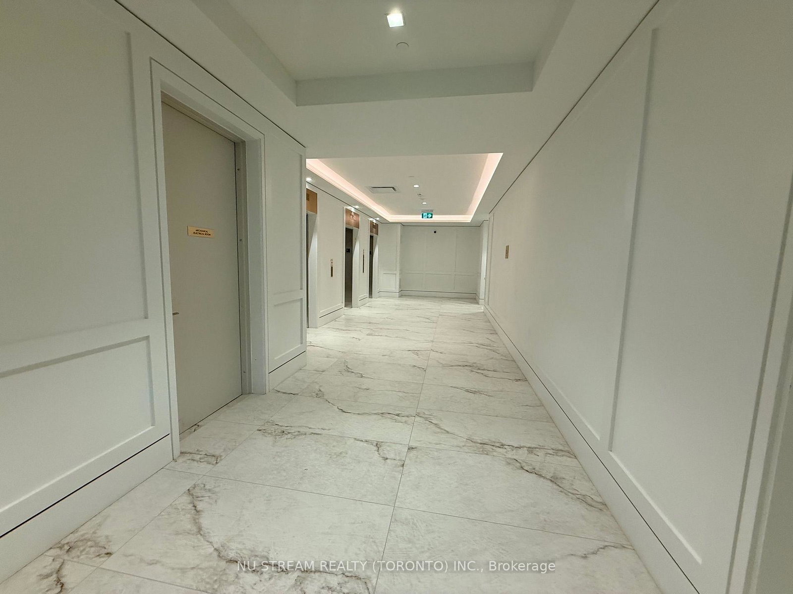 4000-eglinton-avenue-w-toronto-etobicoke-ontario-w13786664