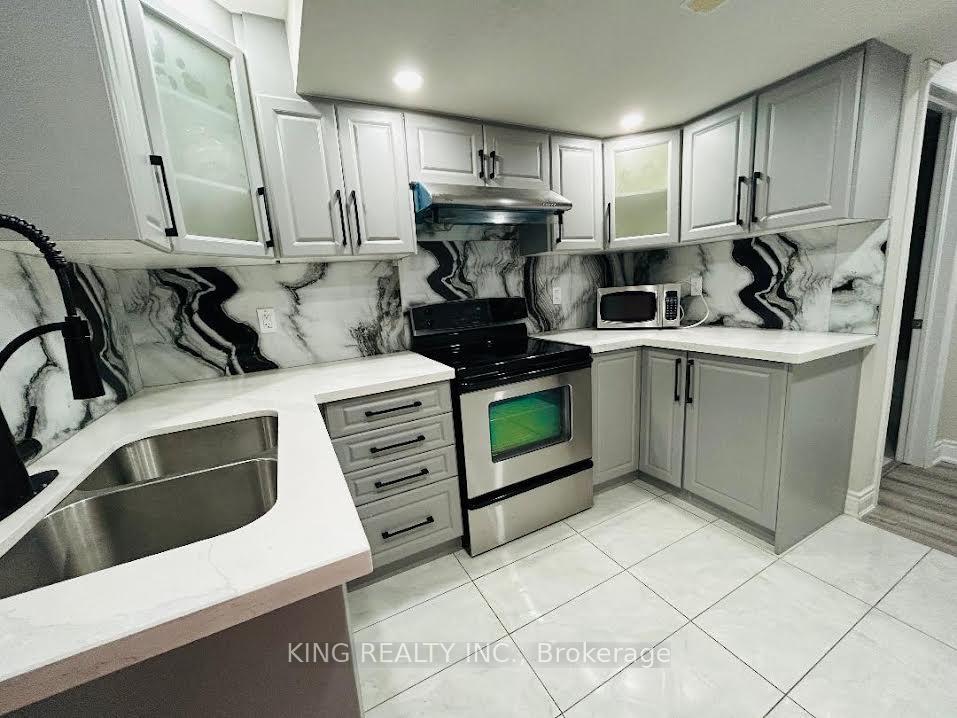 13-black-diamond-crescent-brampton-ontario-w13786710