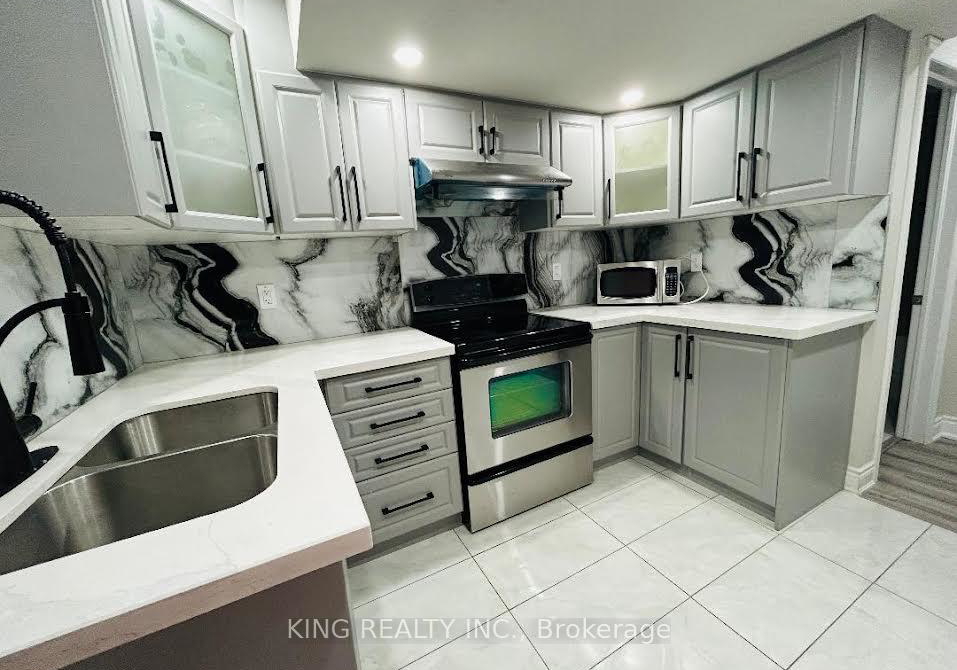 13-black-diamond-crescent-brampton-ontario-w13786710