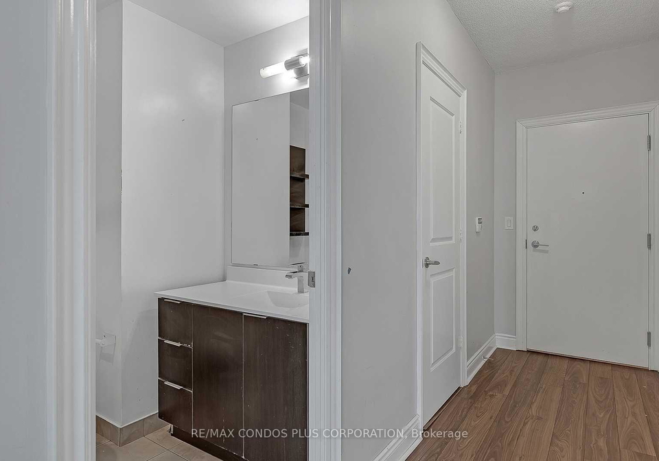 16-brookers-lane-toronto-etobicoke-ontario-w13786766