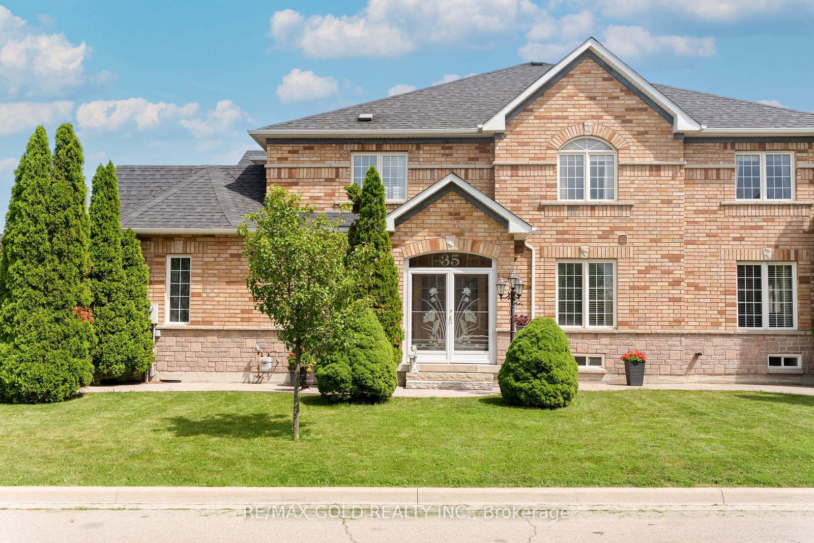 35-goreridge-crescent-brampton-ontario-w13787178