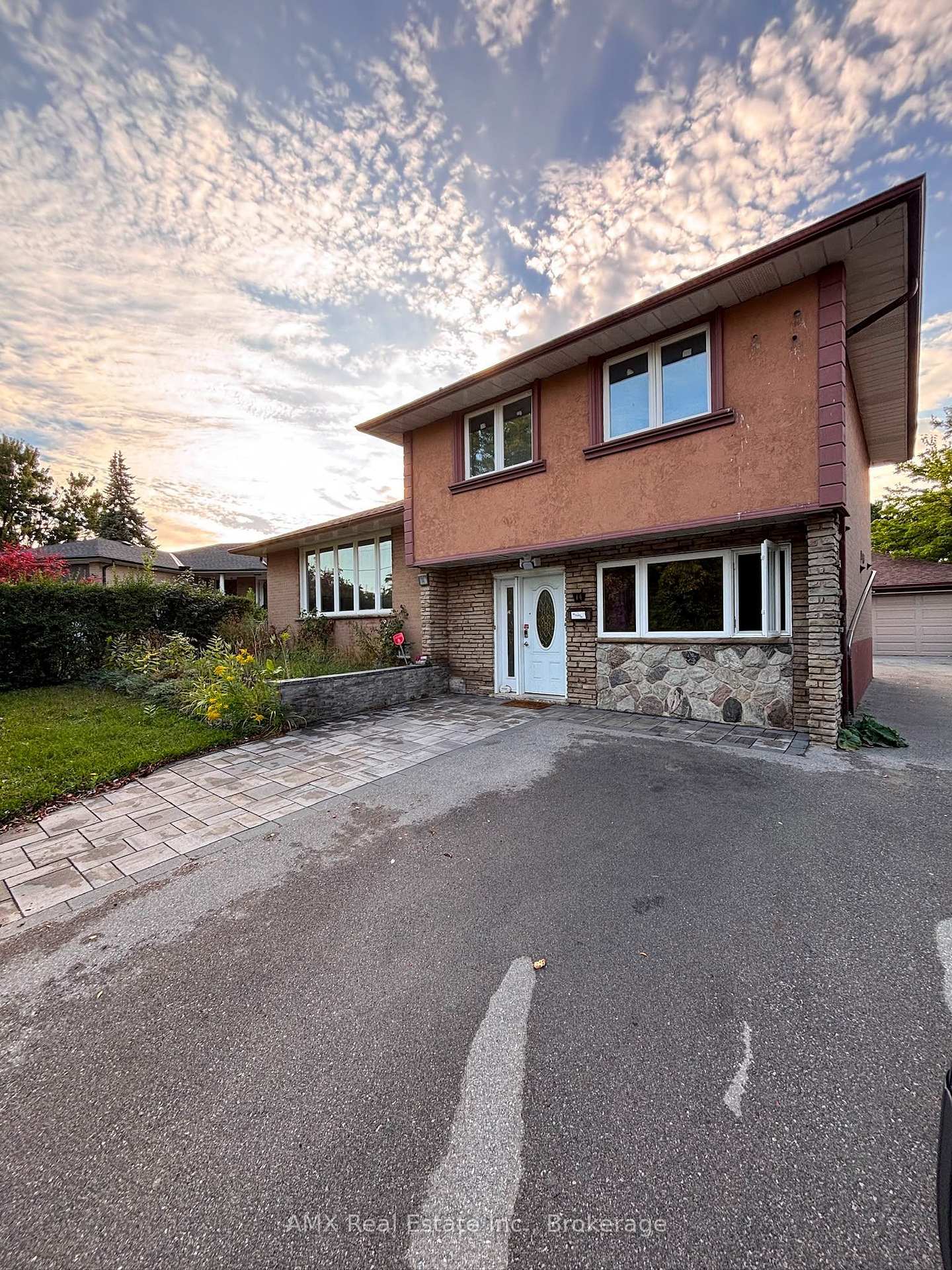 14-camperdown-avenue-toronto-etobicoke-ontario-w13787348