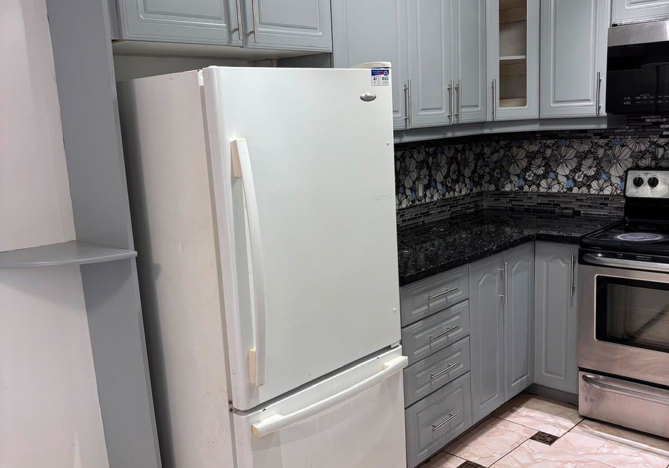 14-camperdown-avenue-toronto-etobicoke-ontario-w13787348