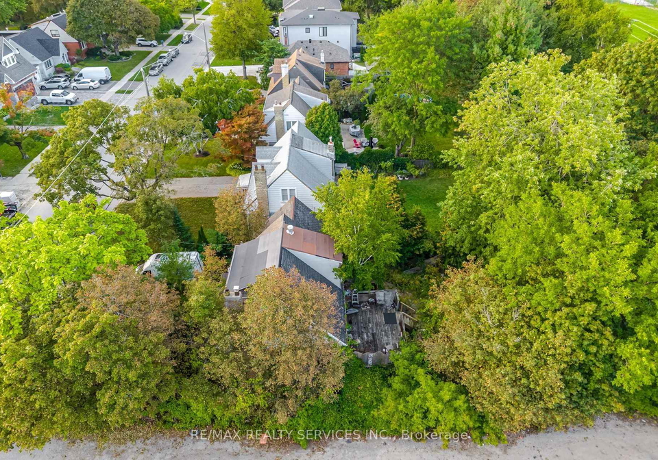7-ashbourne-drive-toronto-etobicoke-ontario-w13787968