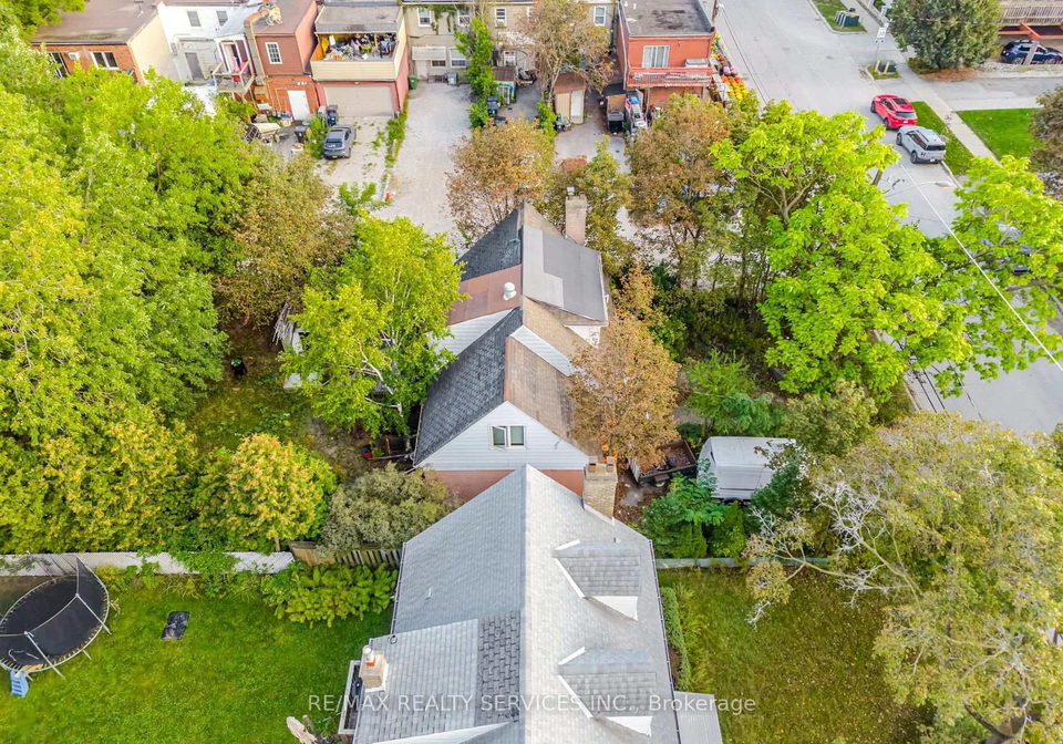 7-ashbourne-drive-toronto-etobicoke-ontario-w13787968