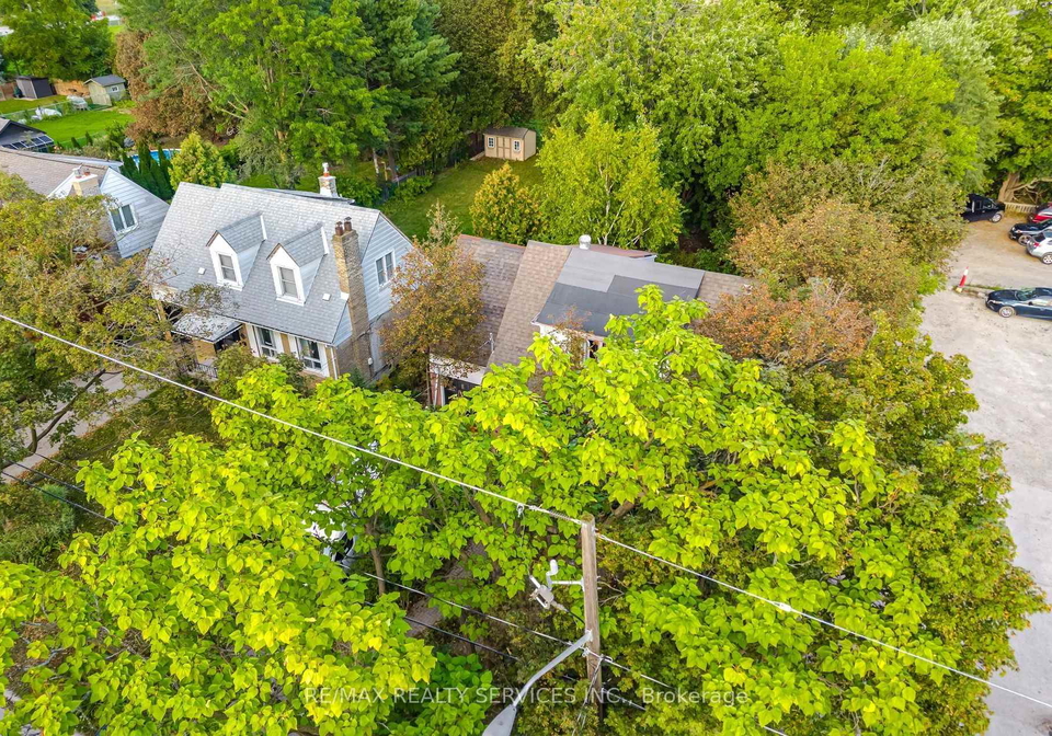 7-ashbourne-drive-toronto-etobicoke-ontario-w13787968
