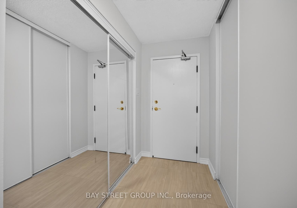 400-webb-drive-mississauga-ontario-w13788196