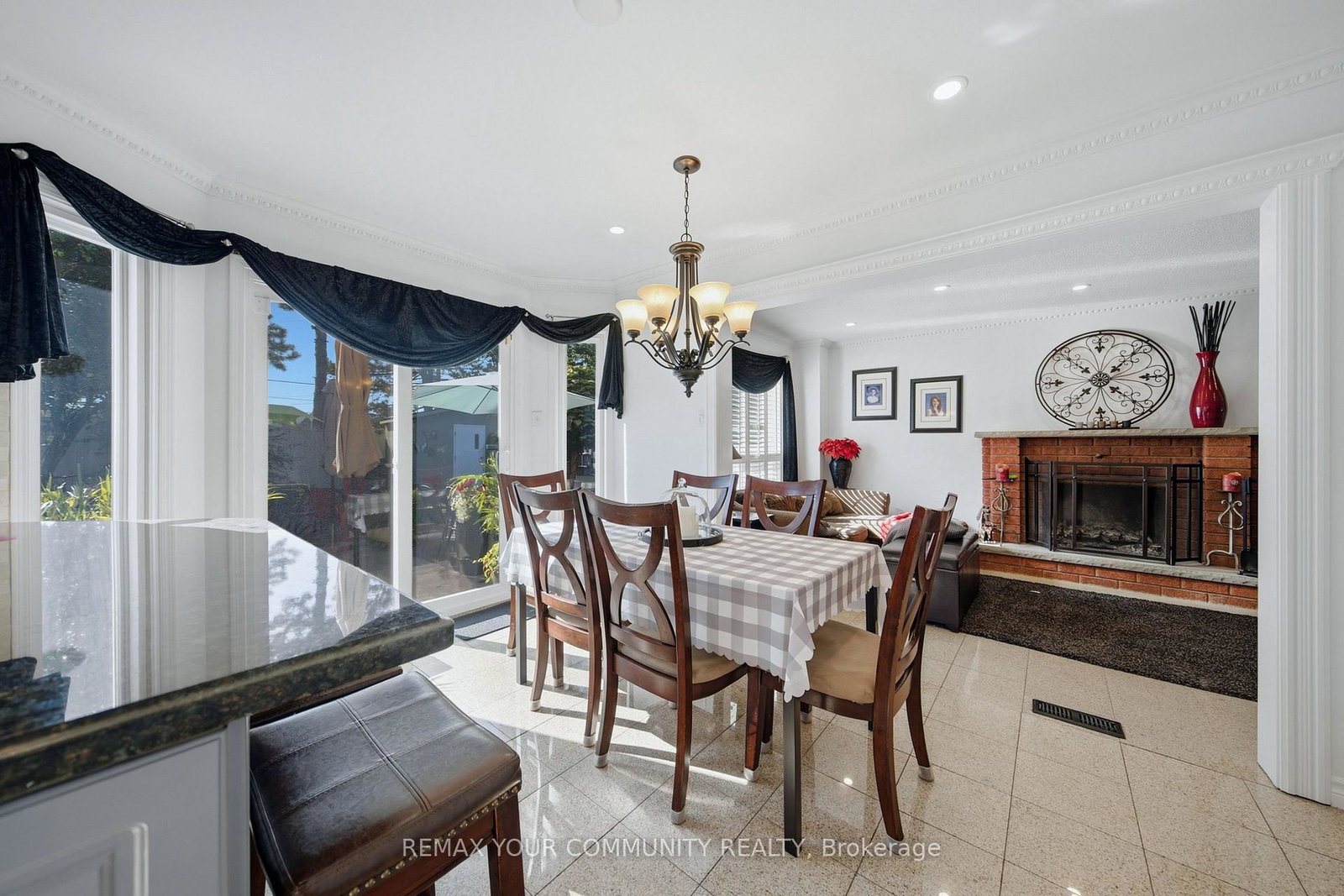 44-w-candy-crescent-w-brampton-ontario-w13788328