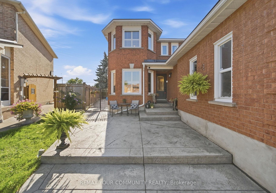 44-w-candy-crescent-w-brampton-ontario-w13788328