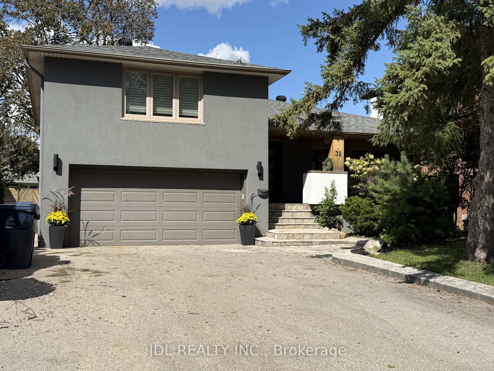 32-ashmount-crescent-toronto-etobicoke-ontario-w13788960