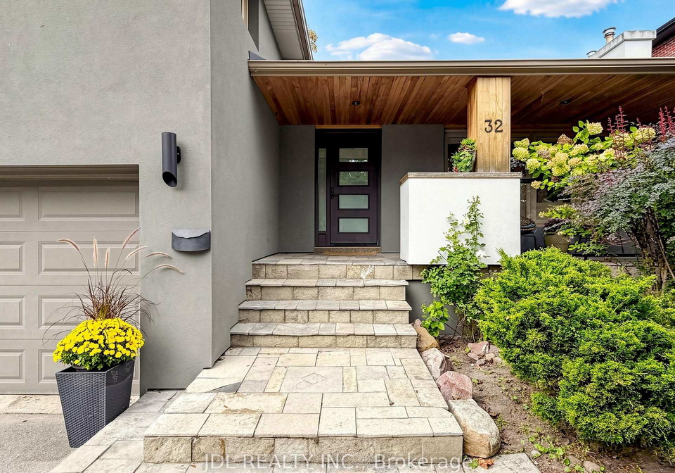 32-ashmount-crescent-toronto-etobicoke-ontario-w13788960