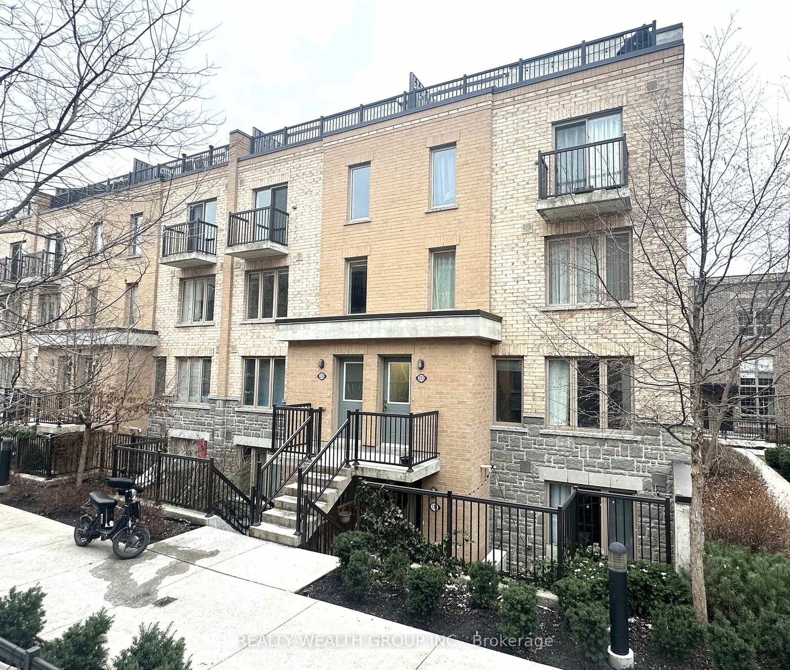 11-foundry-avenue-toronto-toronto-ontario-w13789042