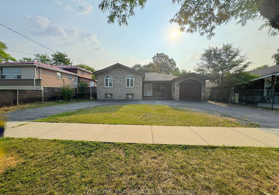 61-bloomington-crescent-toronto-york-ontario-w13789370