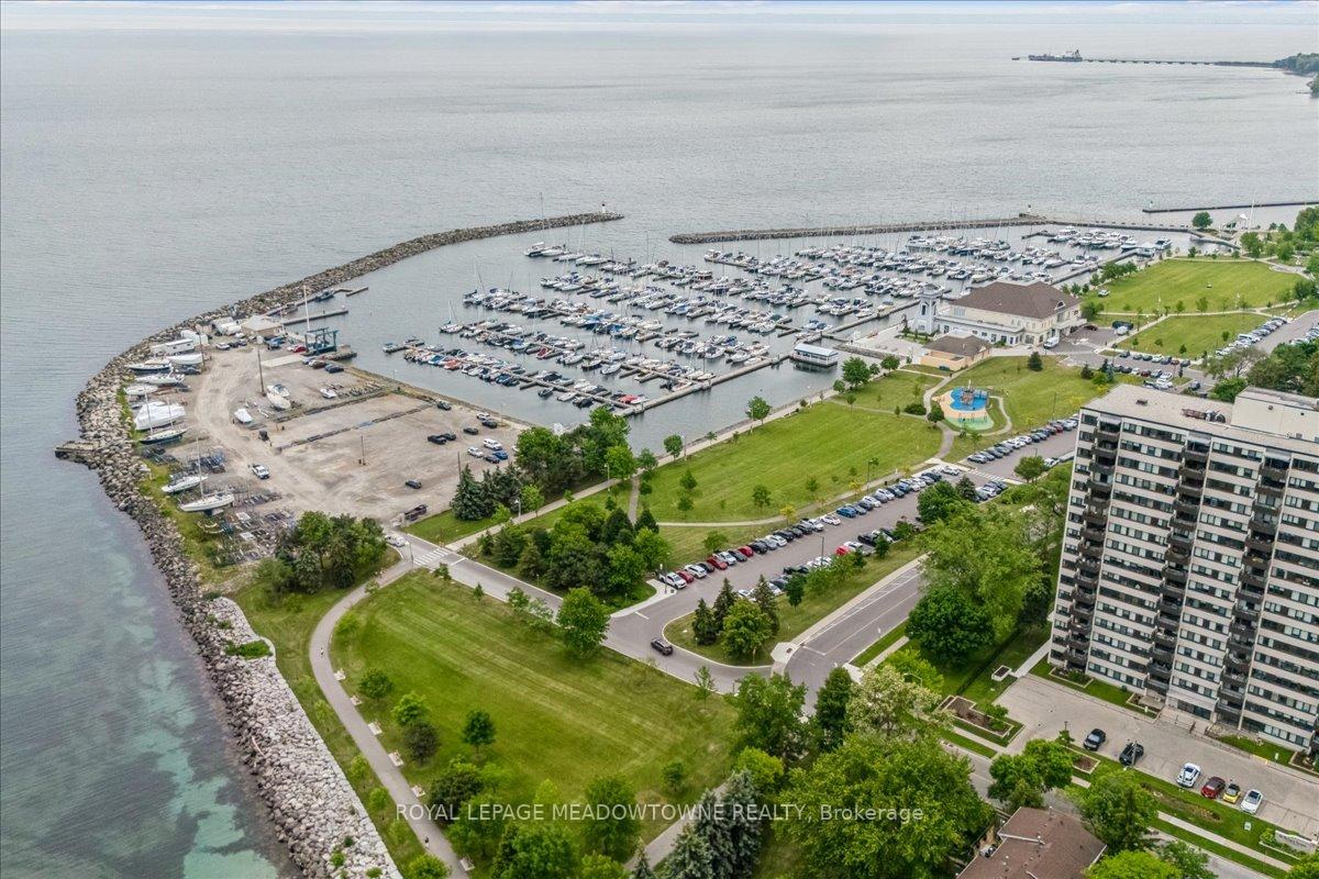 2263-marine-drive-oakville-ontario-w13789818
