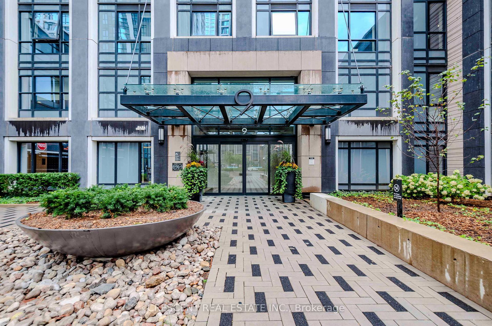 9-mabelle-avenue-toronto-etobicoke-ontario-w13790000