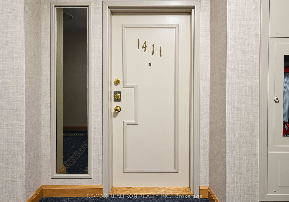 10-martha-eaton-way-toronto-north-york-ontario-w13790020