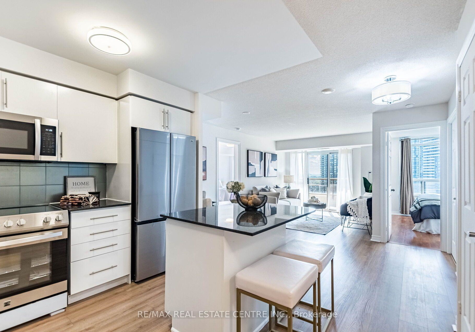 310-burnhamthorpe-road-w-mississauga-ontario-w13790872