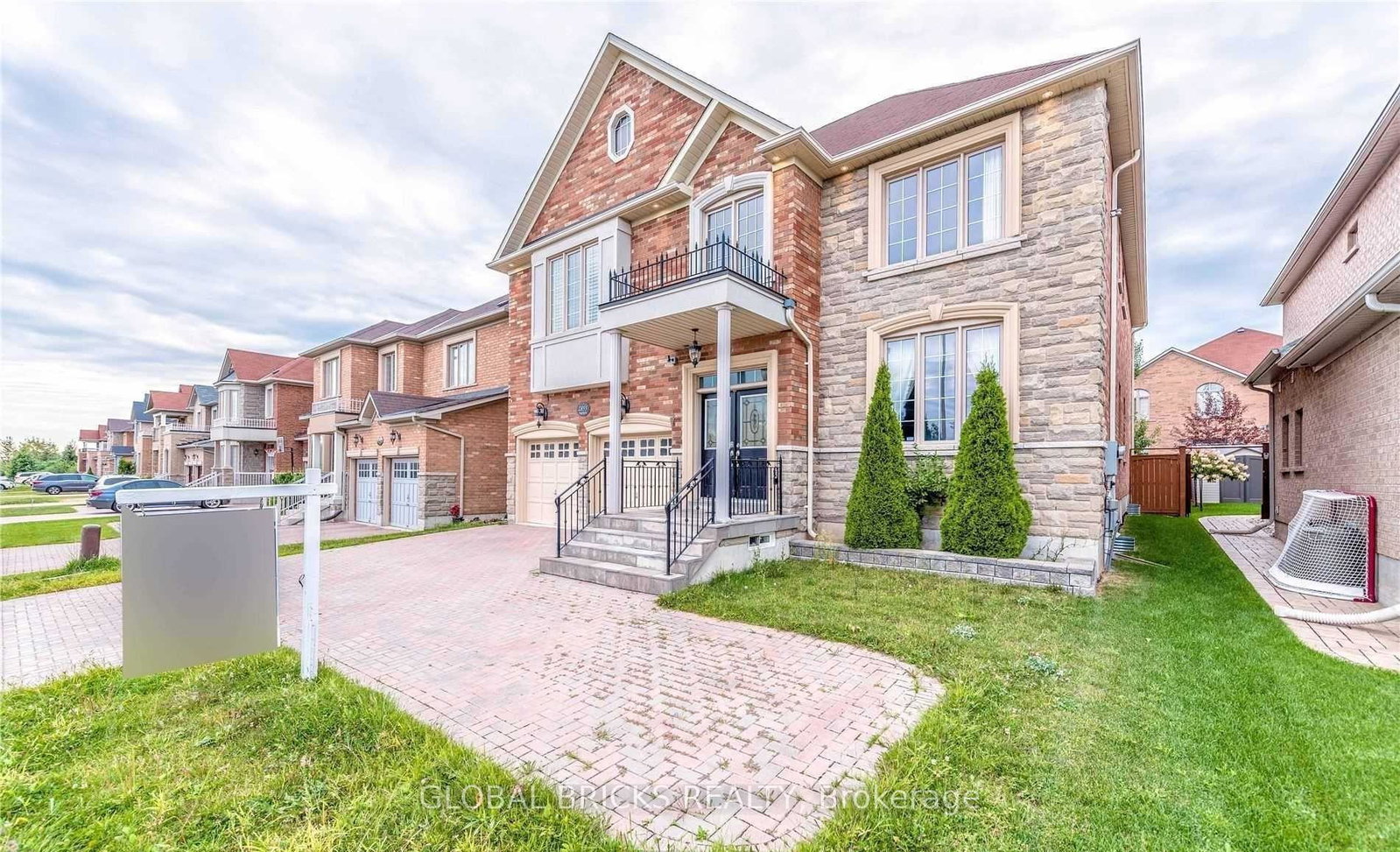 2855-westoak-trails-boulevard-oakville-ontario-w13791016