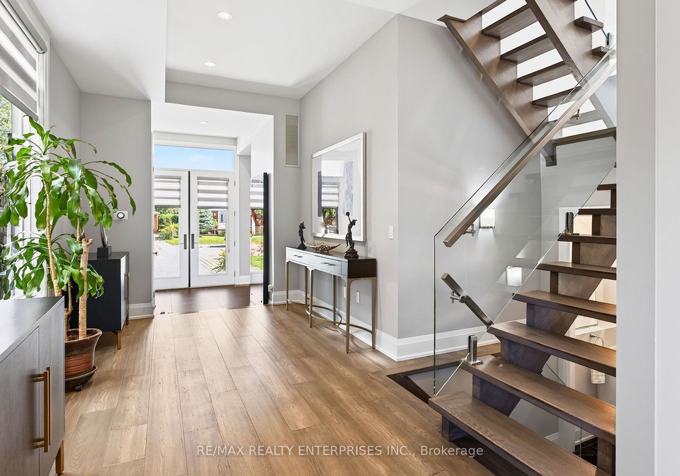 36b-pine-avenue-mississauga-ontario-w13791340