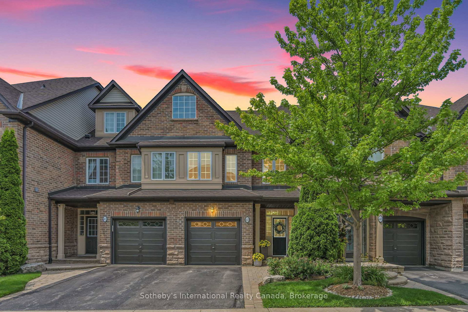 300-ravineview-way-oakville-ontario-w13791622