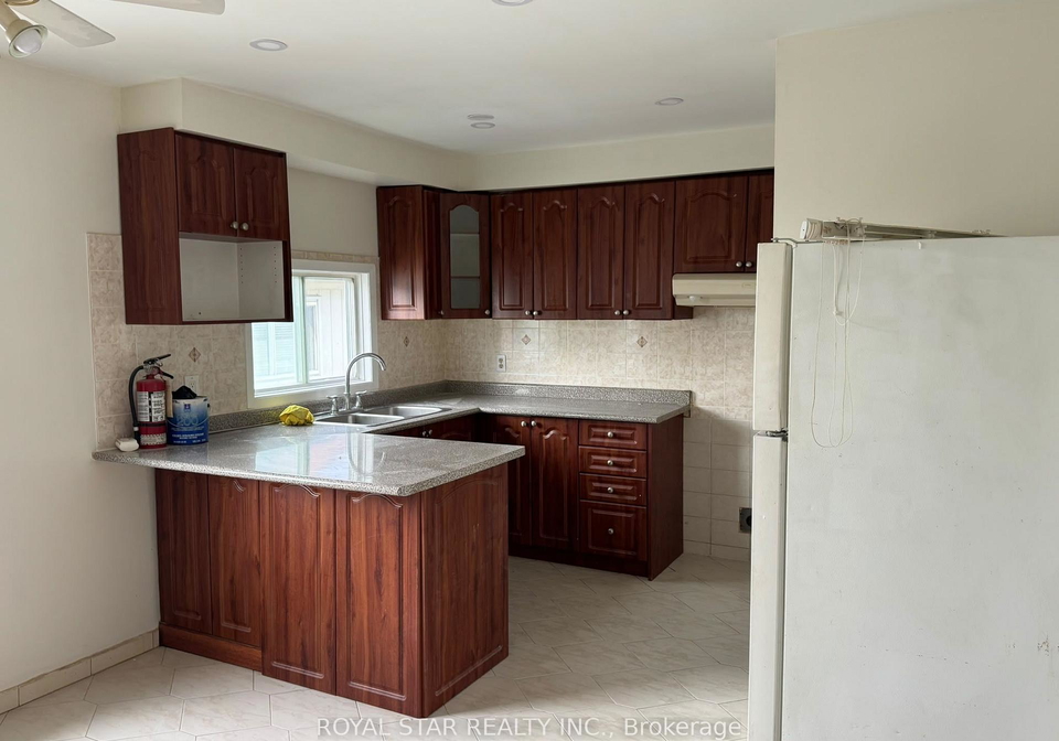 162-beech-st-main-floor-street-brampton-ontario-w13791920