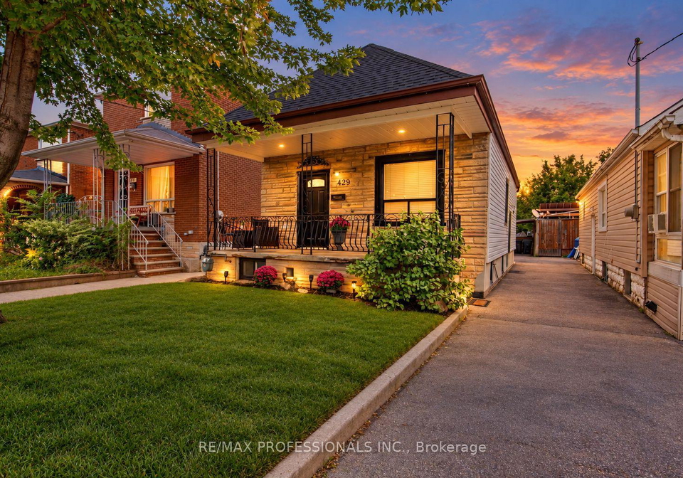 429-gilbert-avenue-toronto-toronto-ontario-w13792192