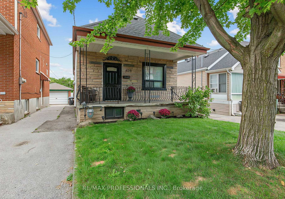 429-gilbert-avenue-toronto-toronto-ontario-w13792192