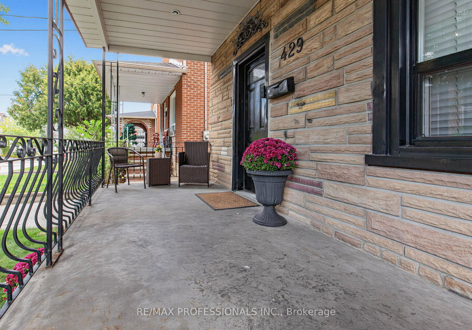 429-gilbert-avenue-toronto-toronto-ontario-w13792192