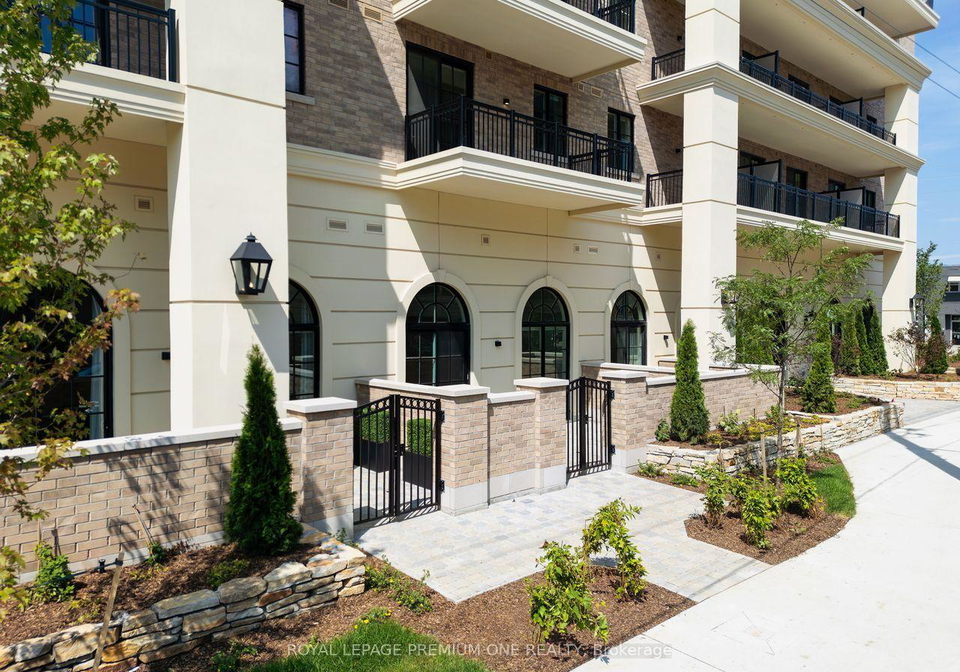 38-earlington-avenue-toronto-etobicoke-ontario-w13792418