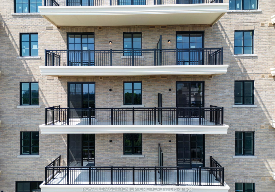 38-earlington-avenue-toronto-etobicoke-ontario-w13792418