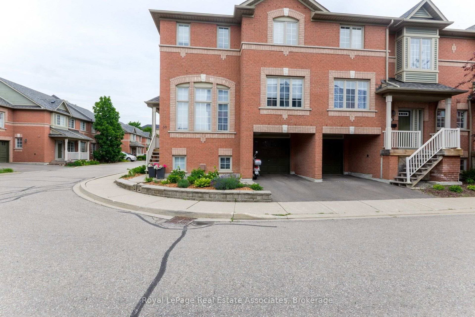 5031-east-mill-road-mississauga-ontario-w13792694