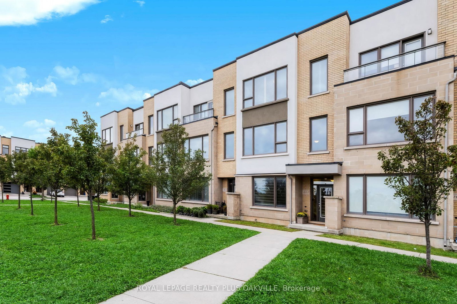 211-squire-crescent-oakville-ontario-w13793814