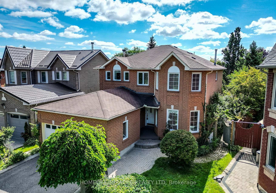 42-porteous-circle-brampton-ontario-w13793888