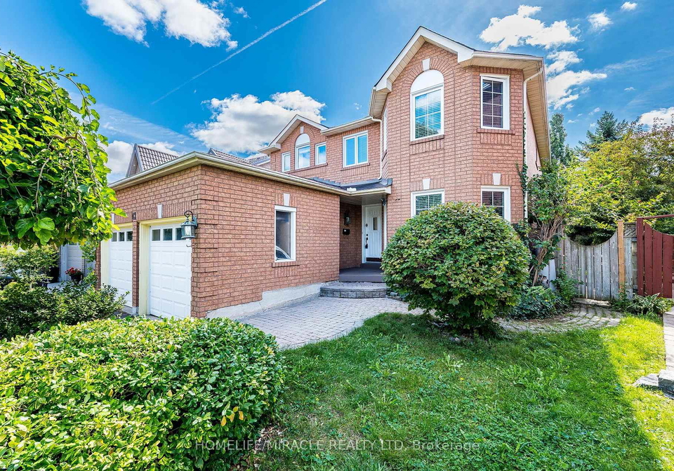 42-porteous-circle-brampton-ontario-w13793888