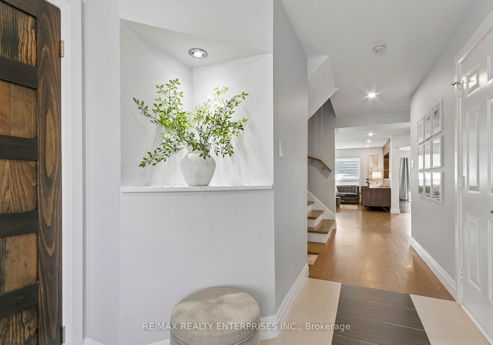 1654-casablanca-circle-mississauga-ontario-w13793892