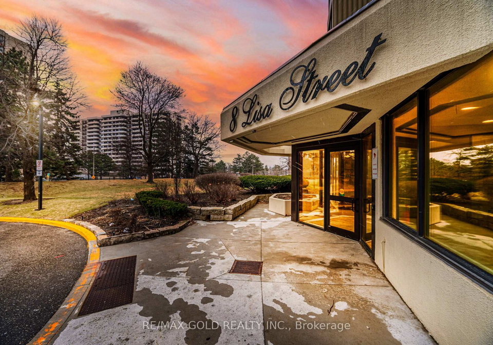 8-lisa-street-brampton-ontario-w13794012