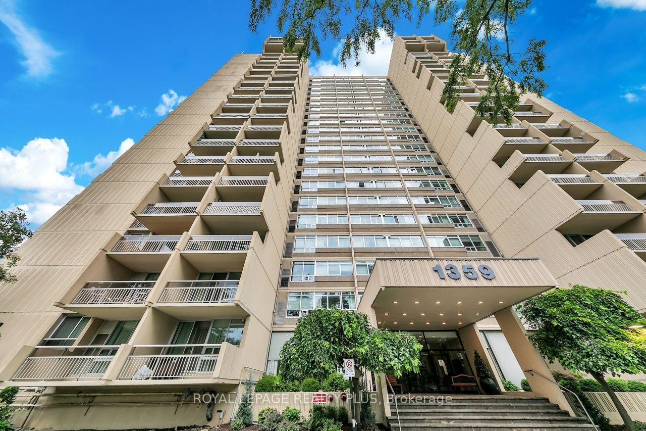 1395-white-oaks-boulevard-oakville-ontario-w13794476
