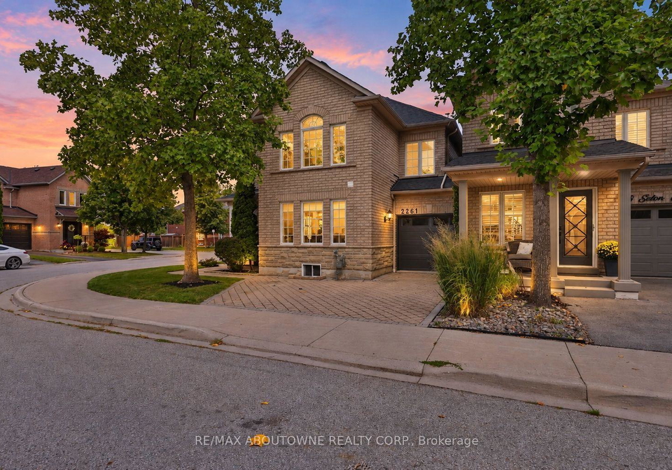 2261-seton-crescent-burlington-ontario-w13795176