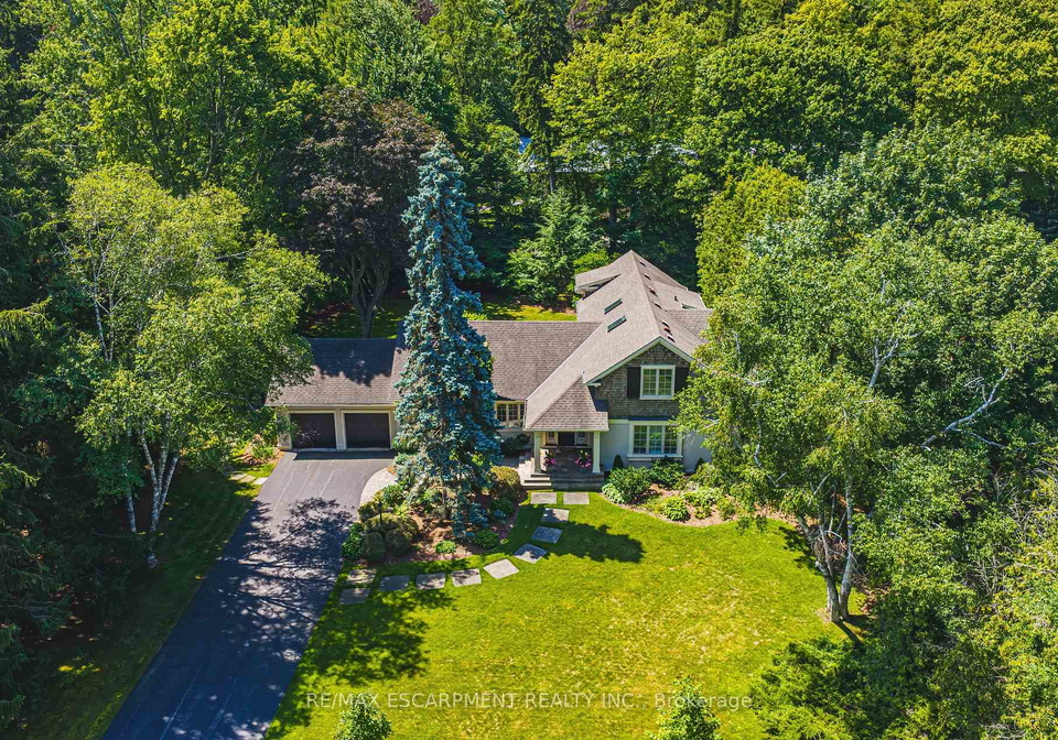 7-colonial-crescent-oakville-ontario-w13795226