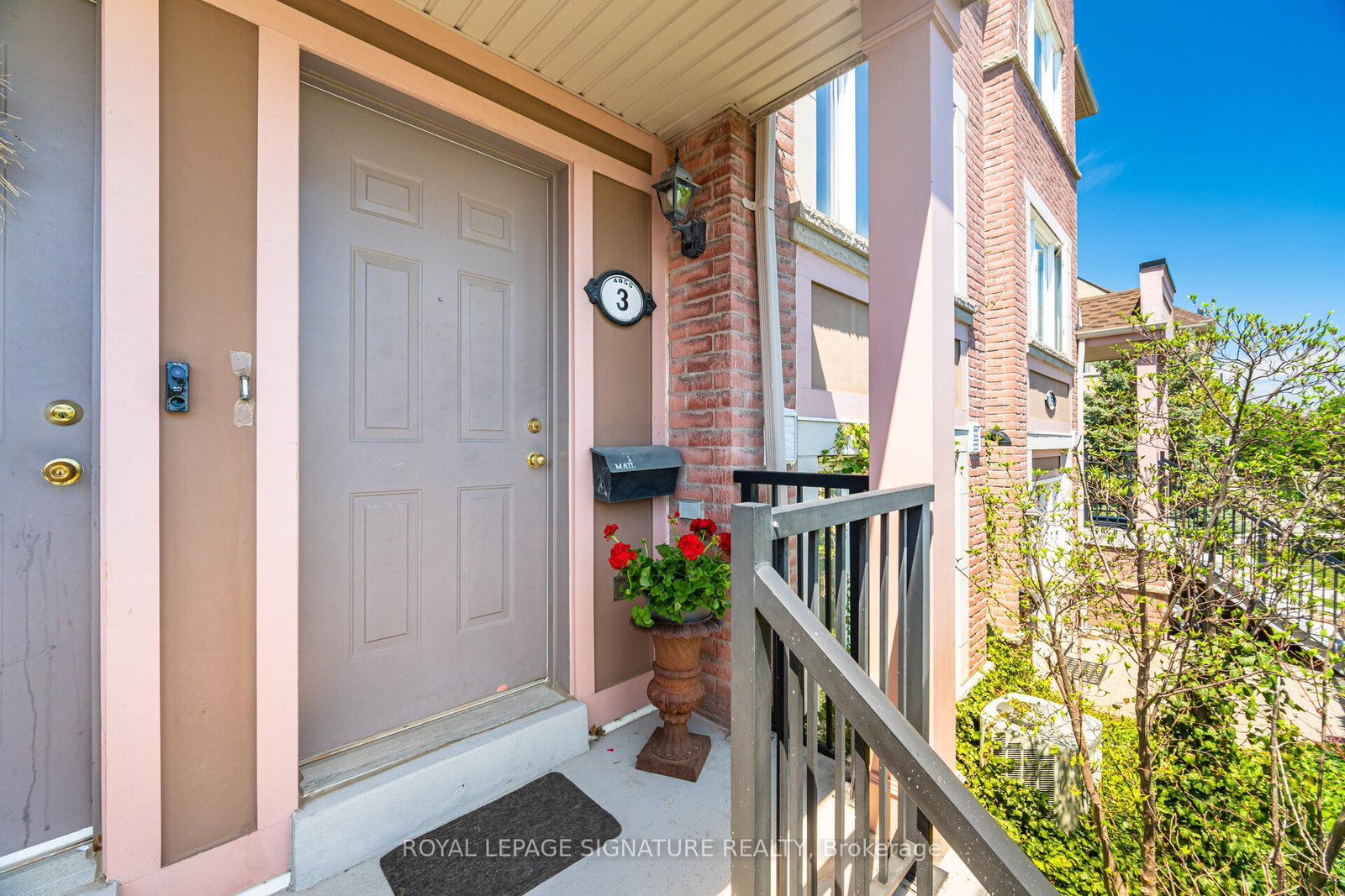 4855-half-moon-grove-mississauga-ontario-w13795718