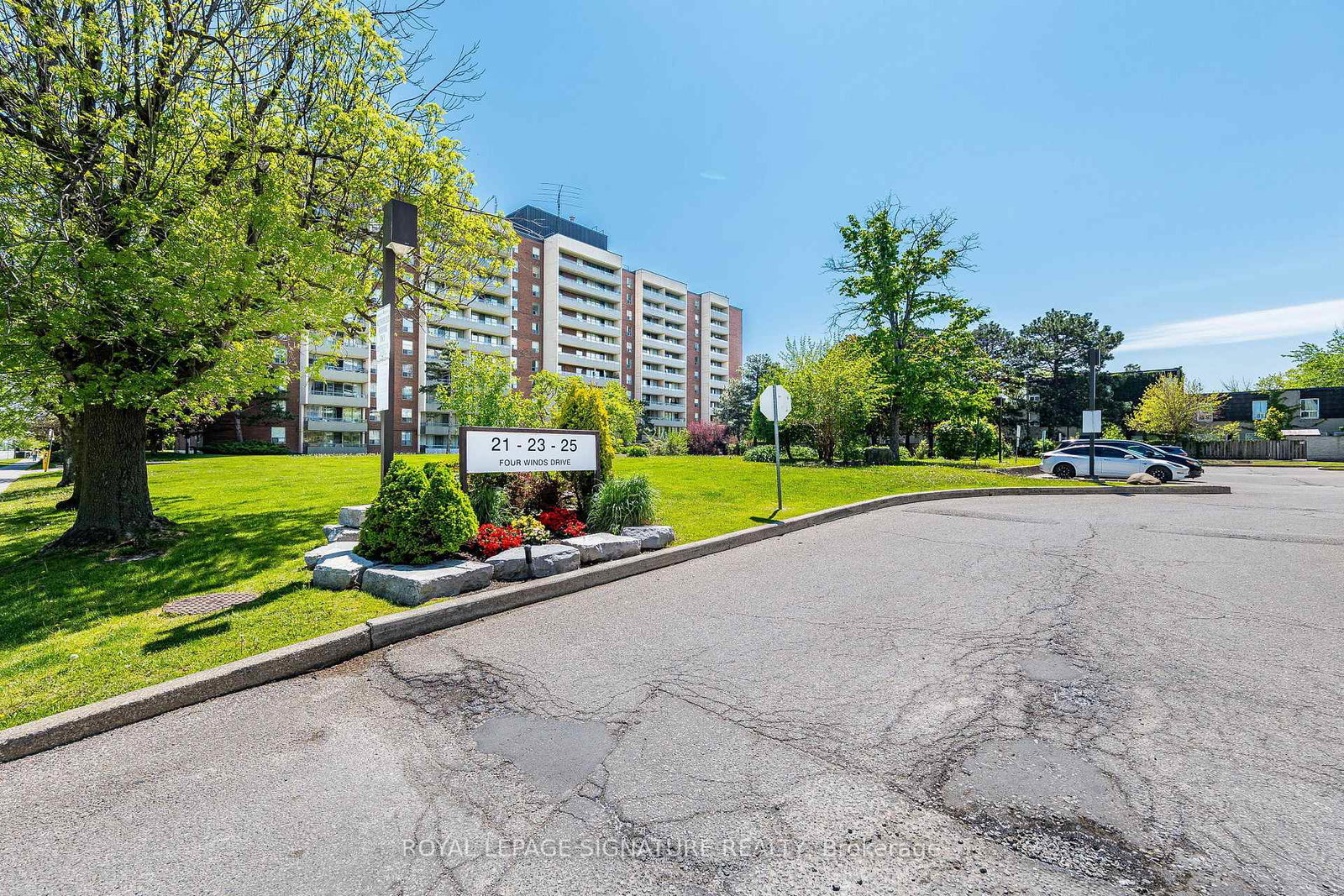 25-four-winds-drive-toronto-york-ontario-w13795946