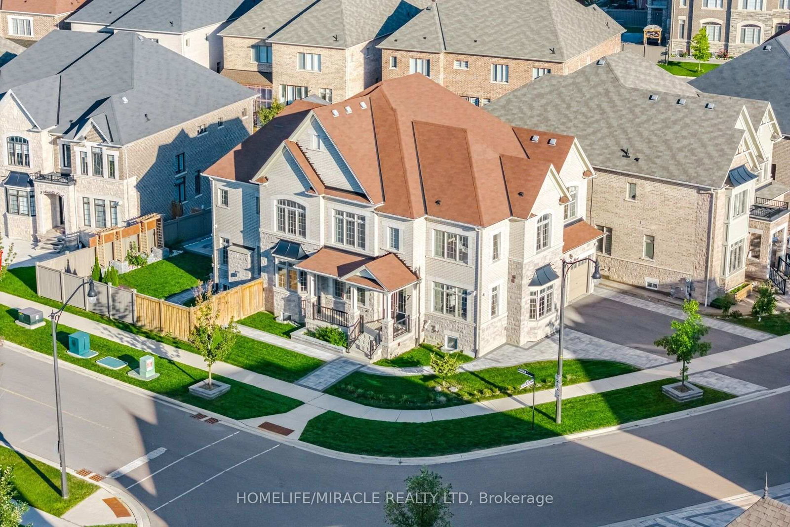 7-anatolia-street-brampton-ontario-w13796104