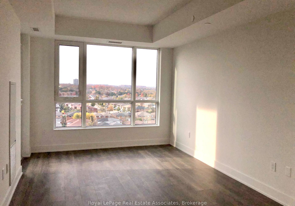 202-burnhamthorpe-road-e-mississauga-ontario-w13796466