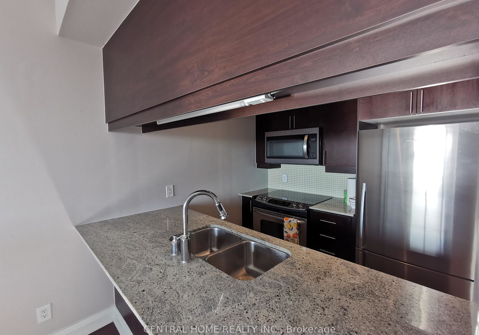 1055-southdown-road-mississauga-ontario-w13796486