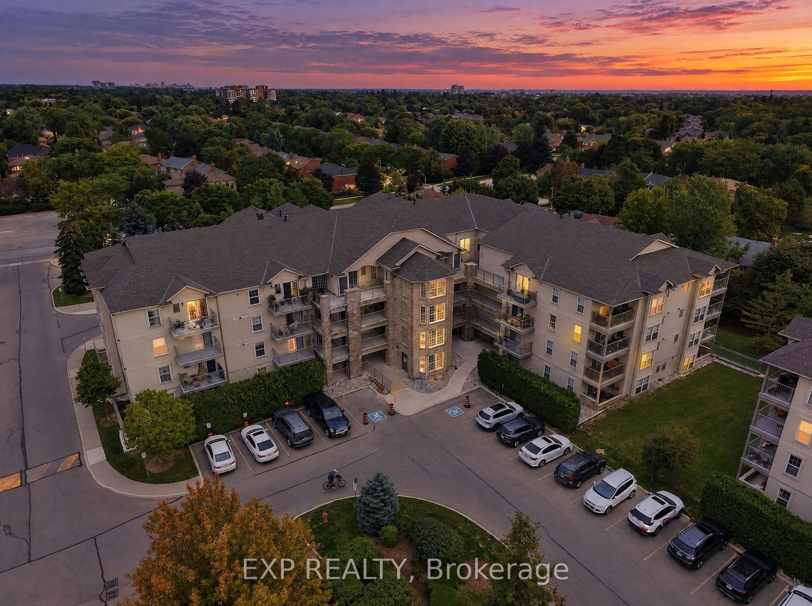 1440-bishops-gate-oakville-ontario-w13796558
