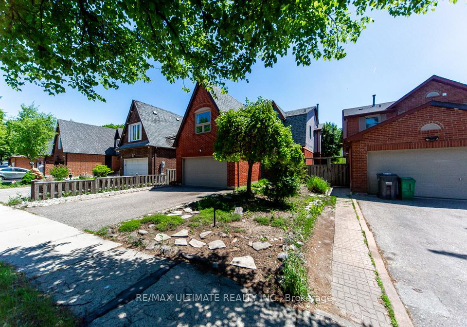 3-aron-drive-brampton-ontario-w13796722
